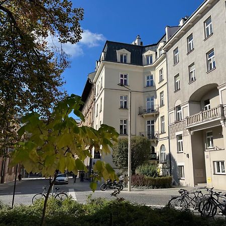 Yourplace Romantic Apartment With Private Patio 克拉科夫 外观 照片