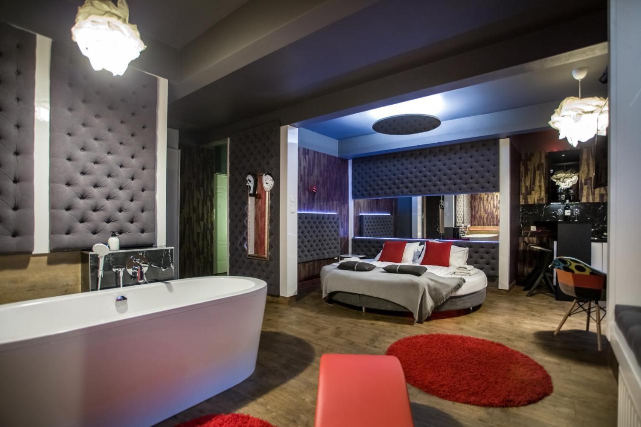 Yourplace Romantic Apartment With Private Patio 克拉科夫 外观 照片